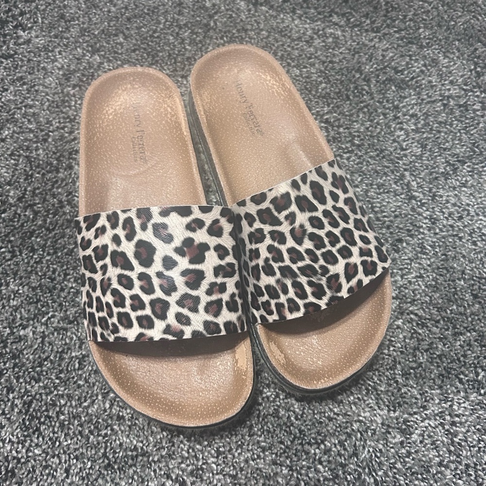 Henry Ferrera Leopard Print Slides